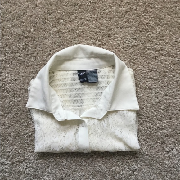 Soft Lace Crop Top - Picture 2 of 8